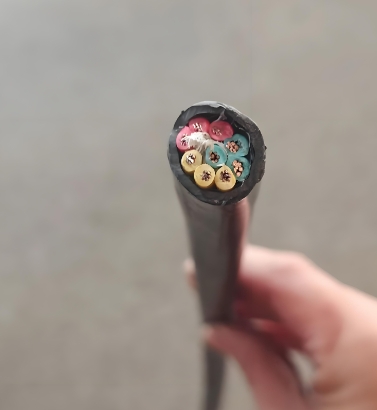 講解水冷電纜的性能和特點(diǎn)有哪些.jpg